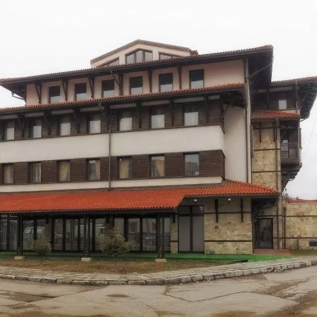 Trinity With Free Shuttle To Gondola