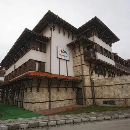 Trinity With Free Shuttle To Gondola