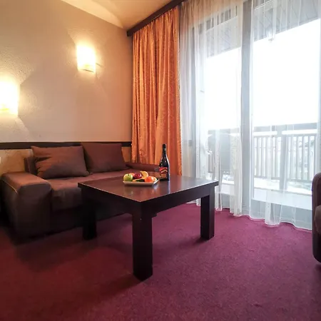 Trinity With Free Shuttle To Gondola