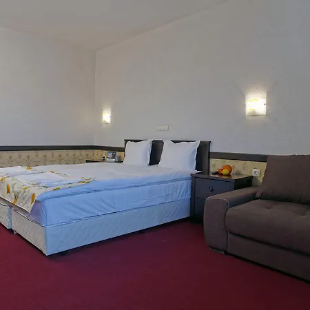 Trinity With Free Shuttle To Gondola Banszko