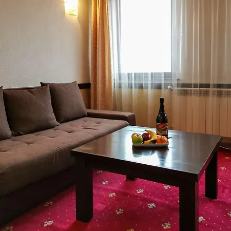 Trinity With Free Shuttle To Gondola Bansko