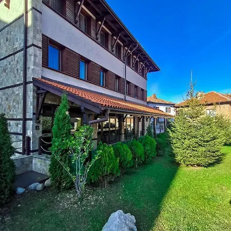 тринити резидънс 4* Банско
