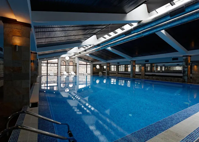 Trinity With Free Shuttle To Gondola فندق