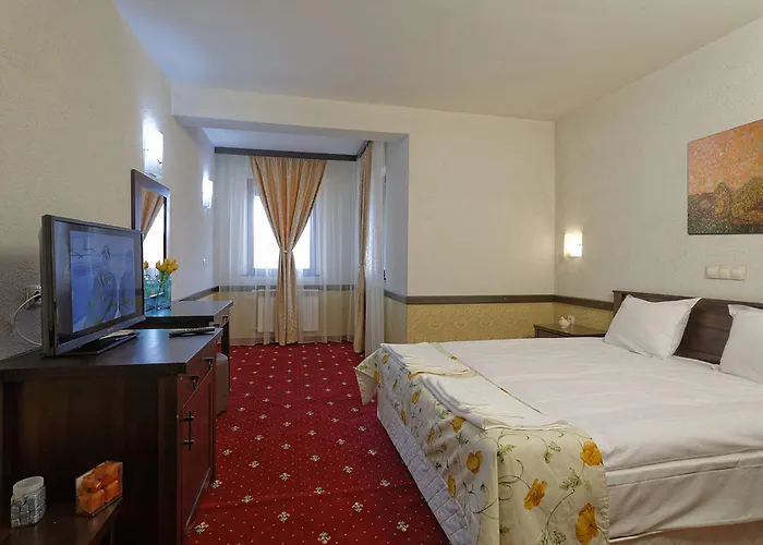 Trinity With Free Shuttle To Gondola فندق