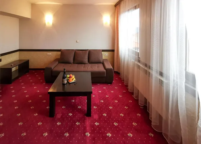 Trinity With Free Shuttle To Gondola فندق