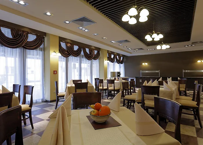 Trinity With Free Shuttle To Gondola فندق