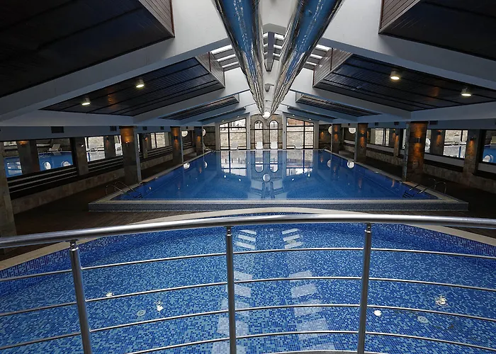 Trinity With Free Shuttle To Gondola بانسكو