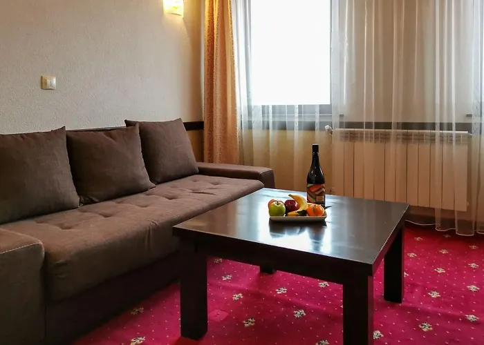 Trinity With Free Shuttle To Gondola بانسكو