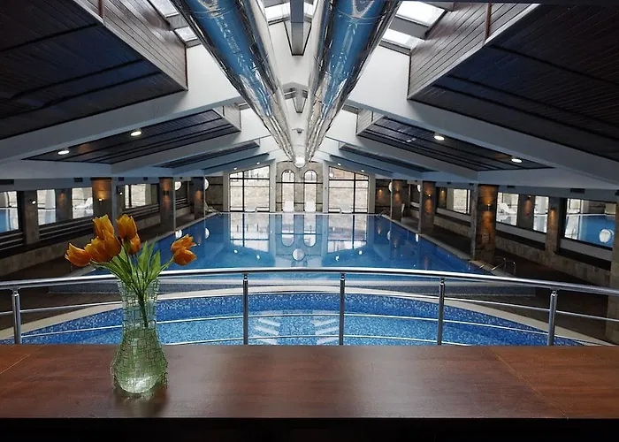 Trinity With Free Shuttle To Gondola بانسكو