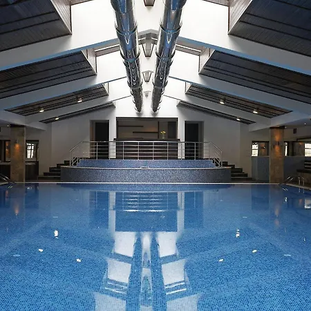 Trinity With Free Shuttle To Gondola Hotel 4*