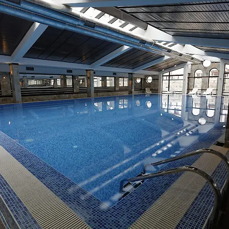 Trinity With Free Shuttle To Gondola 4* Bansko