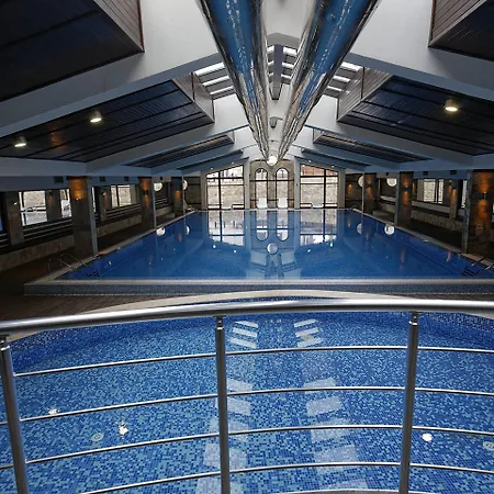 Trinity With Free Shuttle To Gondola Bansko