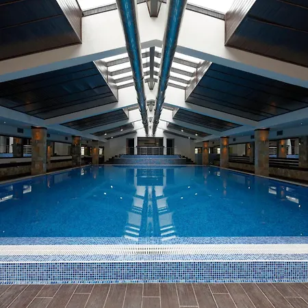 Trinity With Free Shuttle To Gondola 4* Bansko