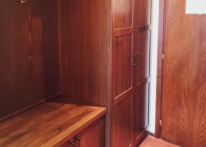 Trinity With Free Shuttle To Gondola Отель